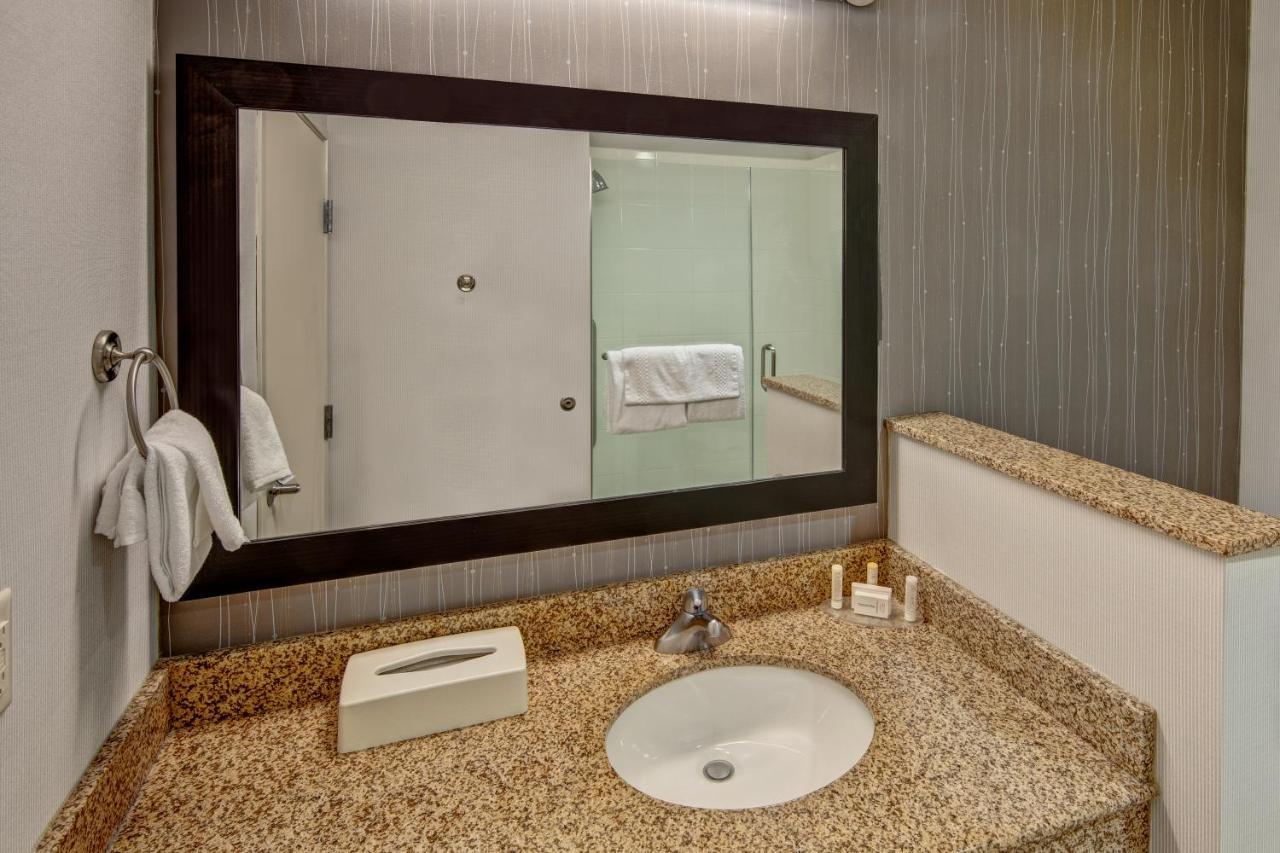 Courtyard By Marriott Troy Hotel Buitenkant foto
