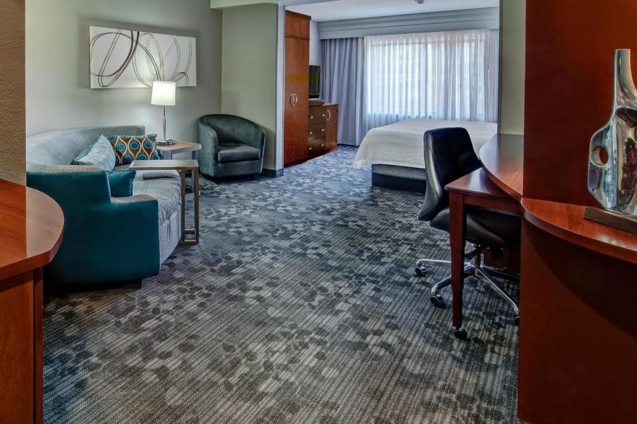 Courtyard By Marriott Troy Hotel Buitenkant foto
