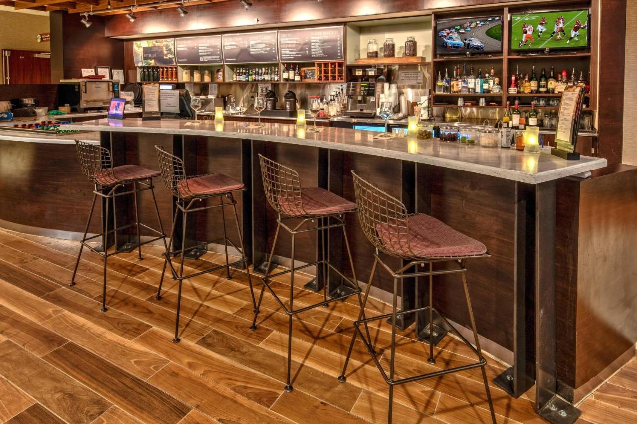 Courtyard By Marriott Troy Hotel Buitenkant foto